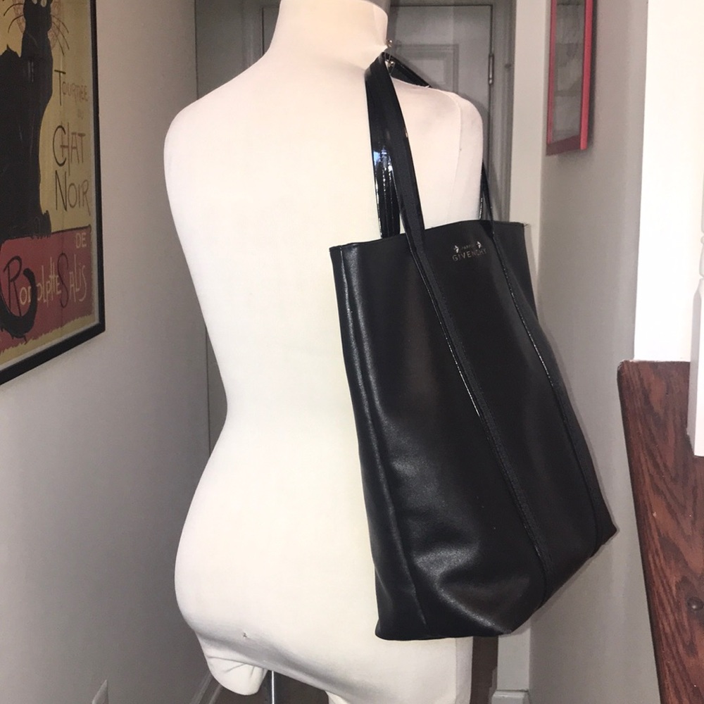 Givenchy Parfums Black Vegan Leather Tote ๐ - Picture 5 of 8